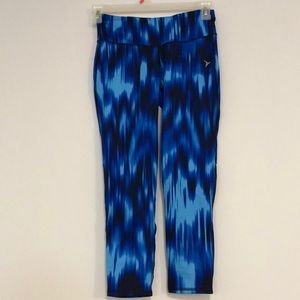 Old Navy cropped workout leggings